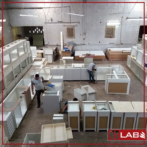Fábrica de móveis para laboratório